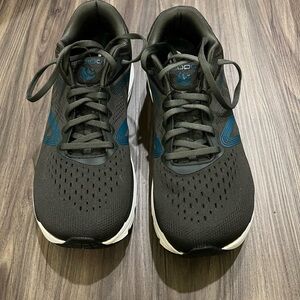 Men’s Topo Athletic Magnifly 4 Black Size 9